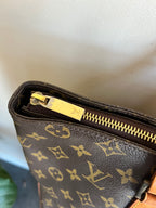 Cabas Mezzo, Louis Vuitton
