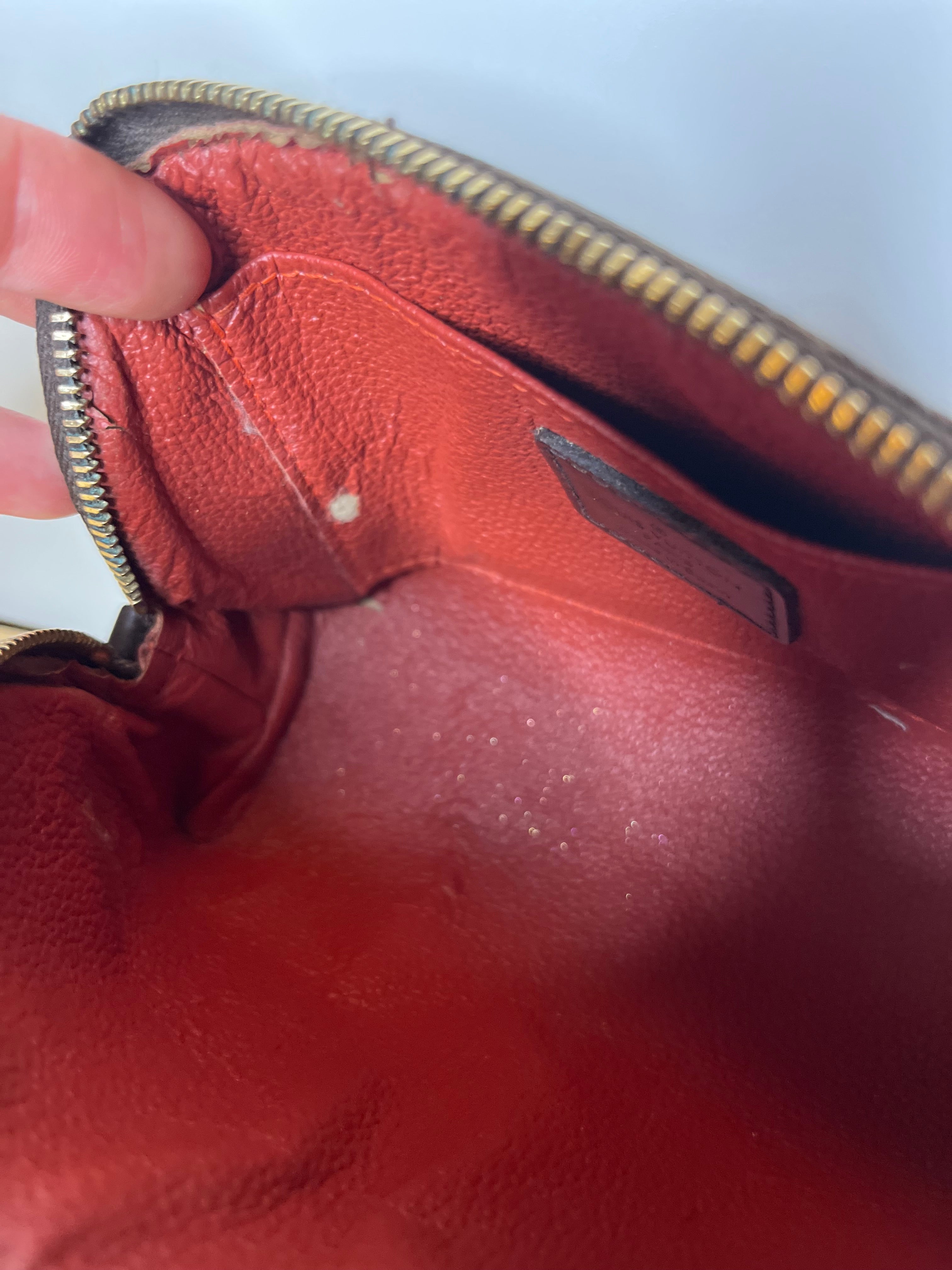 Louis Vuitton make-up Pouch